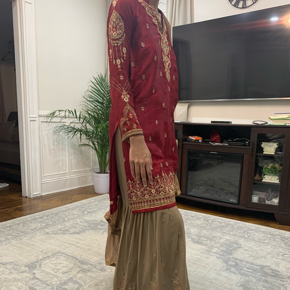 Fancy Pakistani Embellished Gharara Wedding Indian Party Wear Shalwar Kameez - Picture 4 of 11